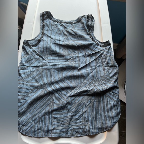 Beautiful Cabi beaded and patterned top, size large - Picture 4 of 4